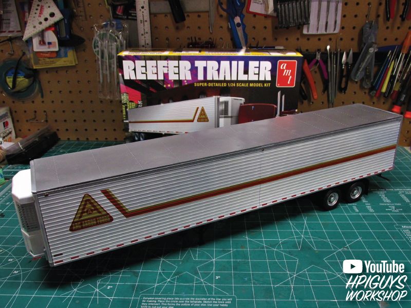 AMT Reefer Semi Trailer 1/24 Model Kit (Level 3)