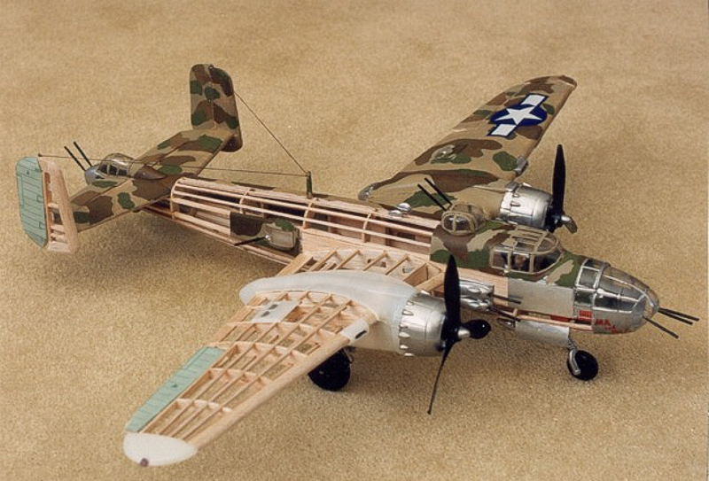 Guillow's 1/32 N.A. B-25 Mitchell Model Kit (1)