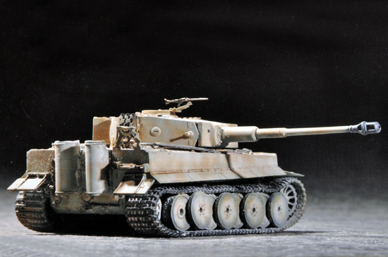 Trumpeter 1/72 "Tiger" 1 tank (Mid.)