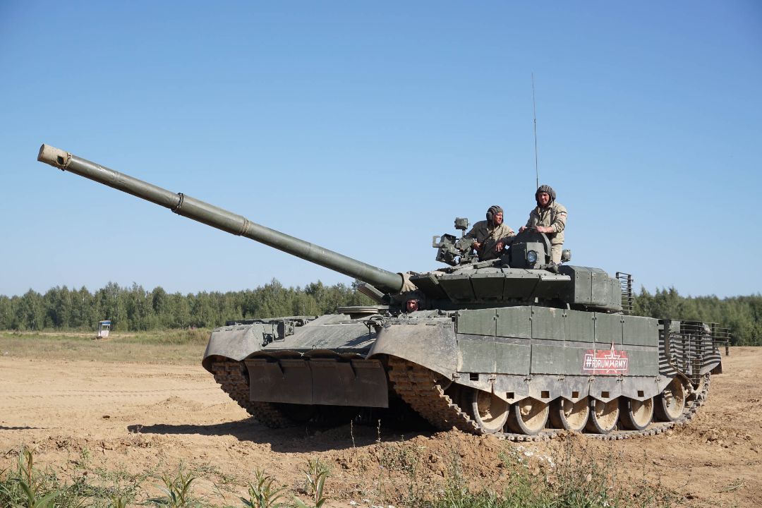 Trumpeter 1/35 Russian T-80BVM MBT Trumpeter 1/35 Russian T-80BVM MBT